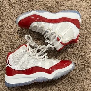 JORDAN 11 Retros
